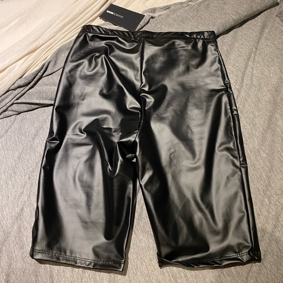 Leather biker shorts - Picture 2 of 3